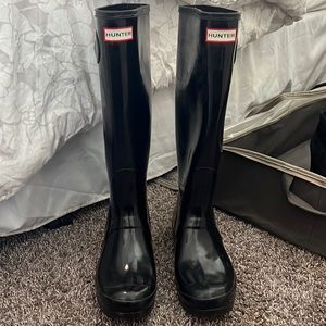 Black hunter rain boots!